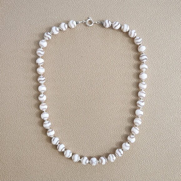 WHITE STRIPED TIBETAN AGATE NECKLACE--20" - Picture 2 of 2